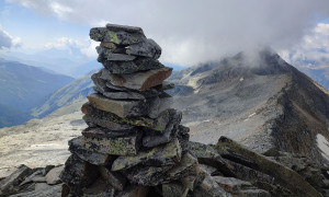 Bergtour Goldbergspitze - Gipfelsieg, Blick zum Roten Mann