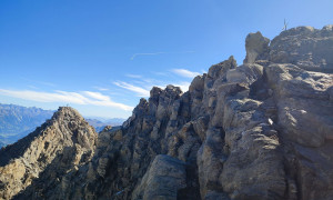 Bergtour Quirl - Gipfelsieg, mit Blick zum Ostgipfel