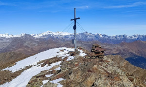 Bergtour Großes Degenhorn - Gipfelsieg mit Blick zum Venediger Bergtour Großes Degenhorn - Gipfelsieg mit Blick zum Venediger