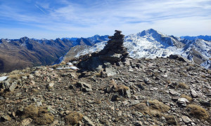 Bergtour Großes Degenhorn - Gipfelsieg mit Blick zur Hochgrabe Bergtour Großes Degenhorn - Gipfelsieg mit Blick zur Hochgrabe