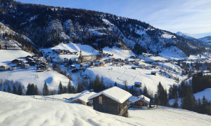 Skitour Schwalbenkofel - Start mit Blick zu Maria Luggau