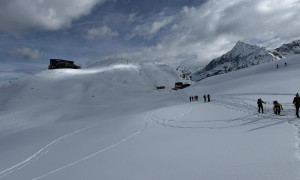 Skihochtour Stubacher Sonnblick - Aufstieg, Rückblick Rudolfshütte und zum Hocheiser Skihochtour Stubacher Sonnblick - Aufstieg, Rückblick Rudolfshütte und zum Hocheiser