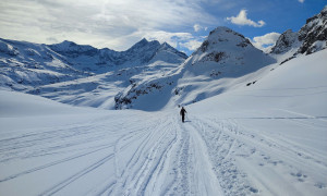 Skihochtour Stubacher Sonnblick - Aufstieg, Rückblick Johannisberg und Eiskögele Skihochtour Stubacher Sonnblick - Aufstieg, Rückblick Johannisberg und Eiskögele