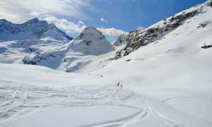 Skihochtour Stubacher Sonnblick - Aufstieg, Rückblick Eiskögele und Tauernkogel Skihochtour Stubacher Sonnblick - Aufstieg, Rückblick Eiskögele und Tauernkogel