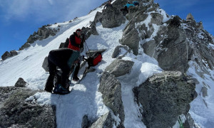 Skihochtour Stubacher Sonnblick - Skidepot beim Ostgrat zur Granatspitze Skihochtour Stubacher Sonnblick - Skidepot beim Ostgrat zur Granatspitze