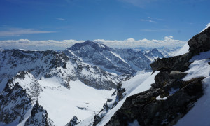 Skihochtour Stubacher Sonnblick - Gipfelsieg, Blick zum Hohen Muntanitz Skihochtour Stubacher Sonnblick - Gipfelsieg, Blick zum Hohen Muntanitz