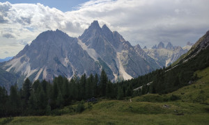 Bergtour Haunoldköpfl - beim Ostgipfel mit Blick zum Gsellknoten, Dreischusterspitze und Drei Zinnen