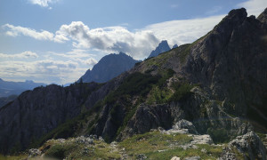 Bergtour Haunoldköpfl - Gipfelsieg mit Blick zurück