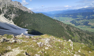 Bergtour Haunoldköpfl - Gipfelsieg mit Blick nach Toblach
