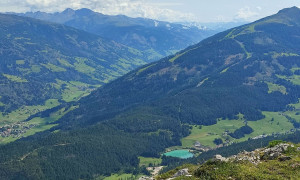 Bergtour Haunoldköpfl - Gipfelsieg mit Blick zum Sextner Speicher