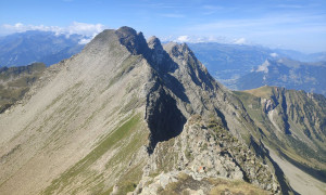 Bergtour Grauspitz - Schwarzhorn, Blick zum Grauspitz