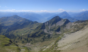 Bergtour Grauspitz - Schwarzhorn, Blick in die Schweiz