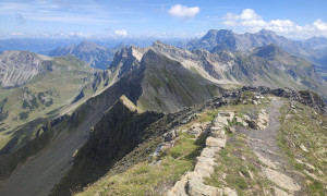 Bergtour Grauspitz - Gipfelsieg, Blick Richtung Vorarlberg