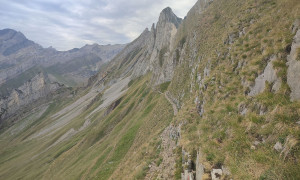 Bergtour Säntis - Aufstieg, Querung mit Blick zu den Altenalptürme