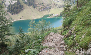 Bergtour Säntis - Abstieg mit Blick zum Seealpsee