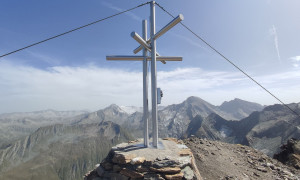 Bike-Bergtour Merbspitze - Gipfelsieg, Blick zur Dreiherren-, Röt- und Daberspitze